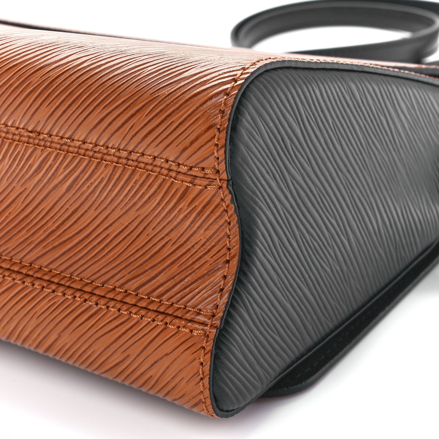 Louis Vuitton Epi Wild At Heart Twist One Handle MM Gold Cipango