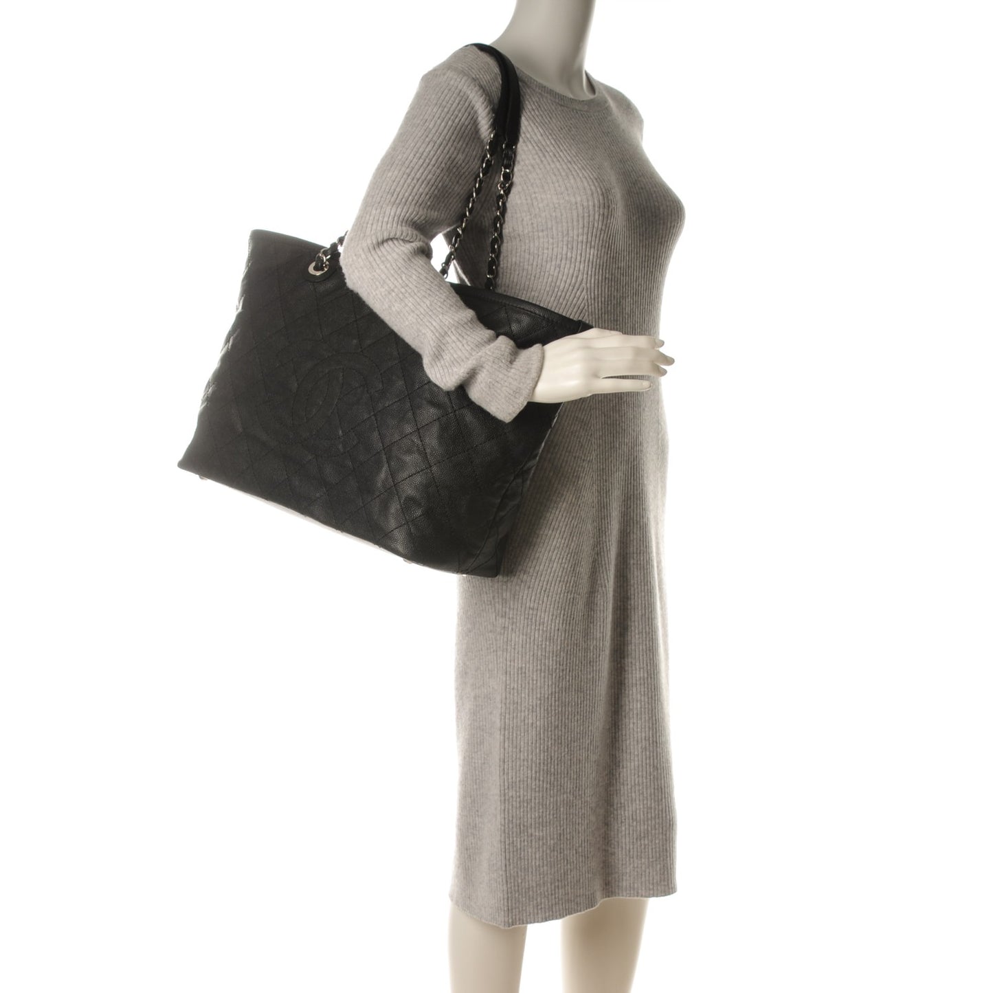 Grained Calfskin Quilted Large Daily Tote Black