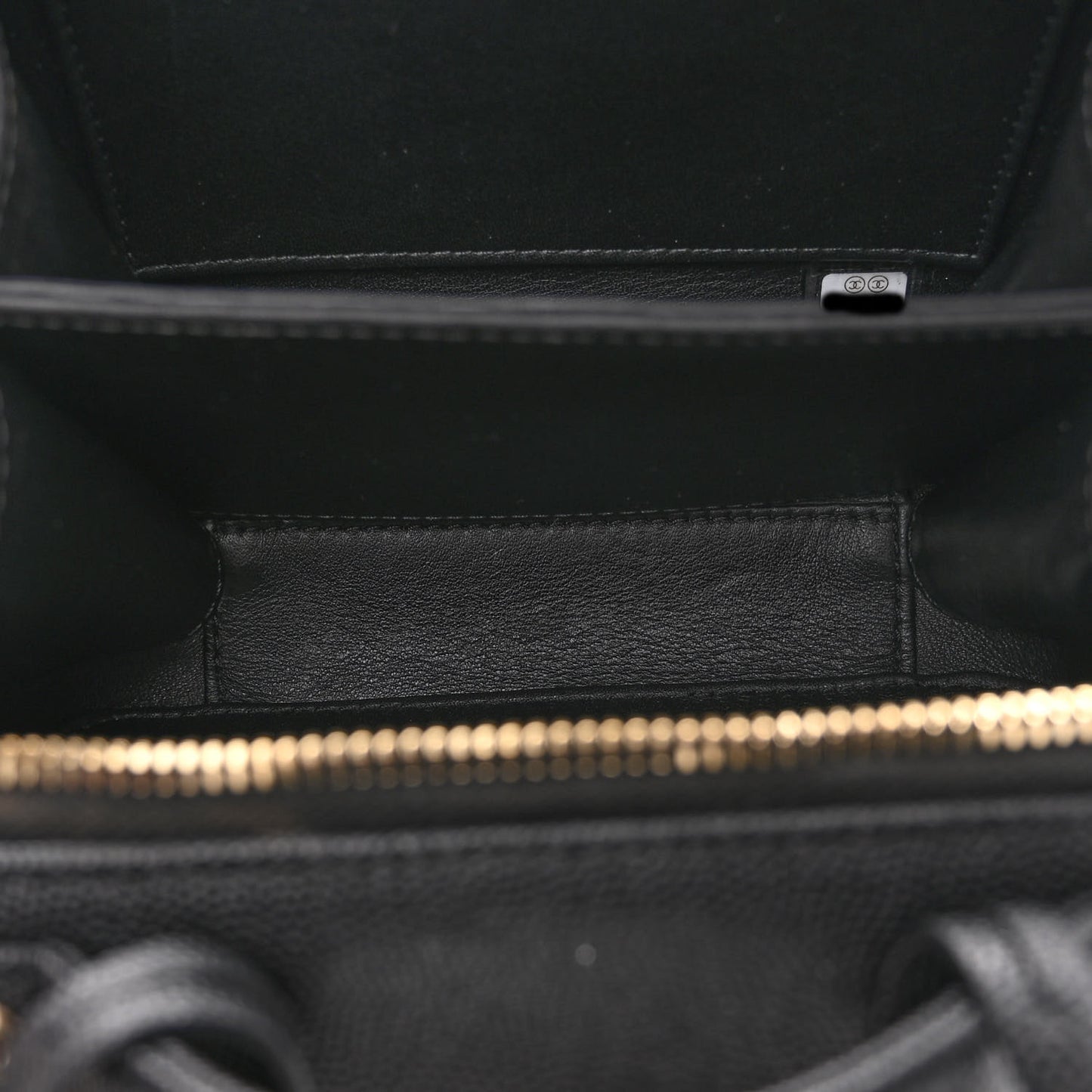 Caviar Quilted Small CC Filigree Vanity Case Black