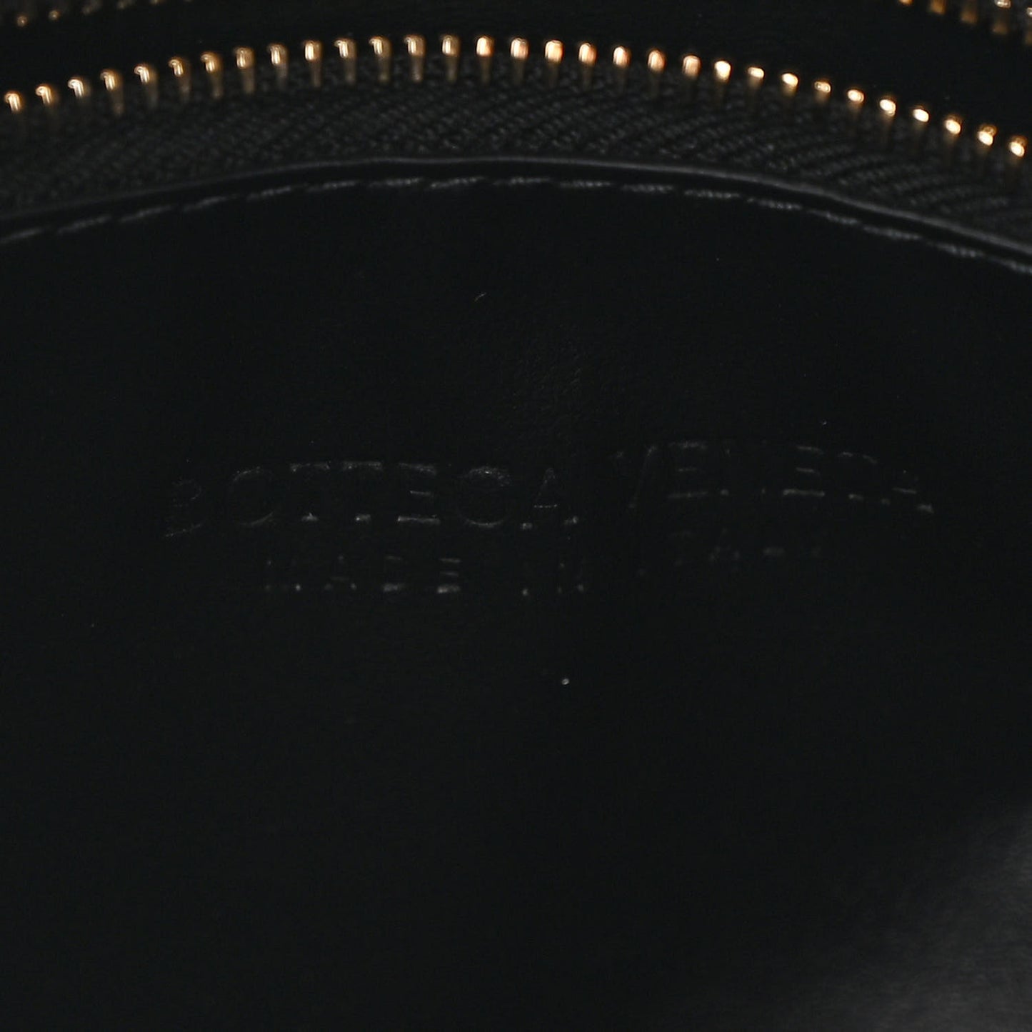 Calfskin Intrecciato Large Hop Black