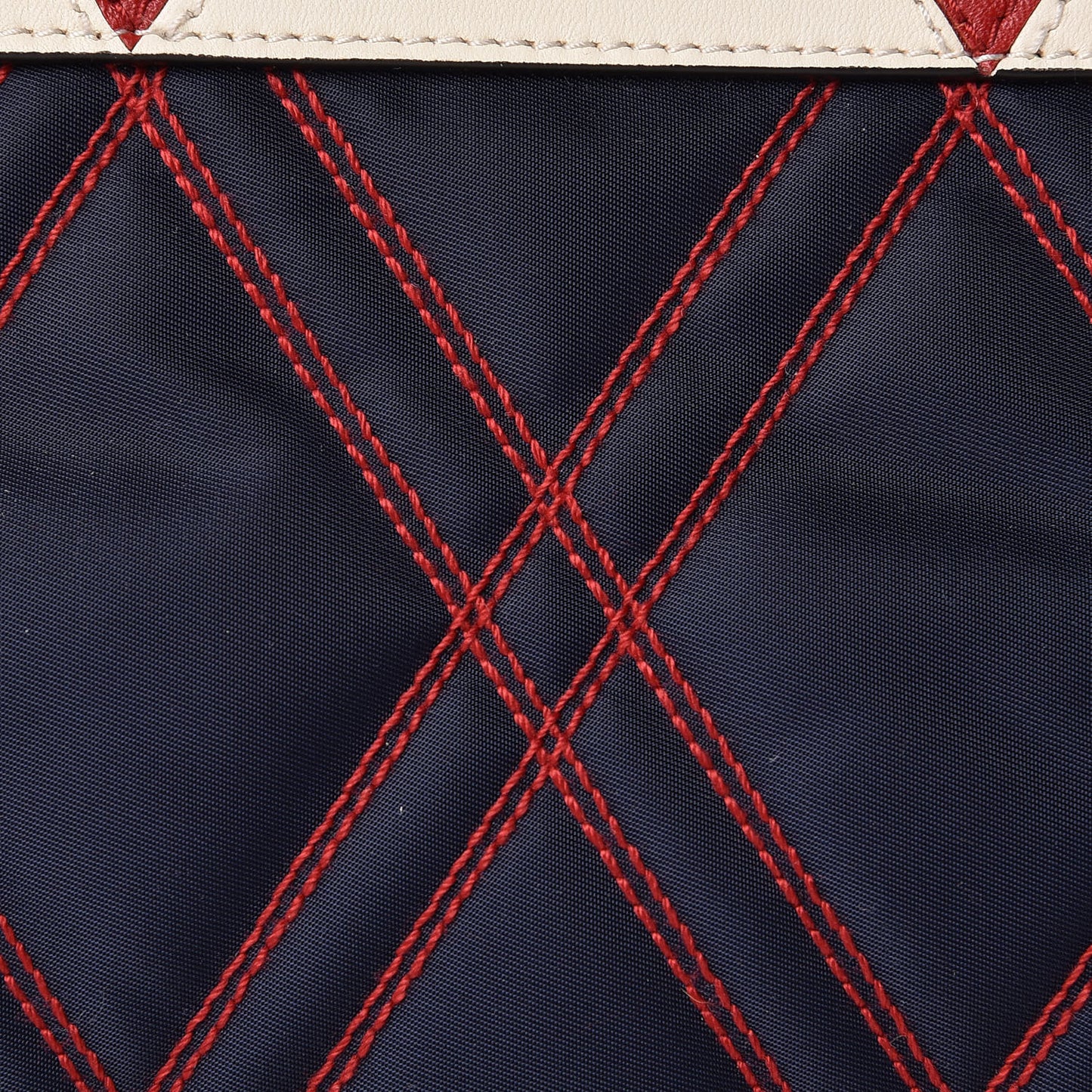 Tessuto Nylon Quilted Impunturato Bauletto Baltico Fuoco