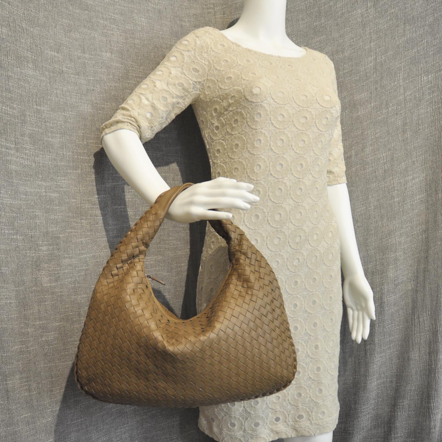 Bottega Veneta Nappa Intrecciato Medium Veneta Hobo Chene 2 of 9