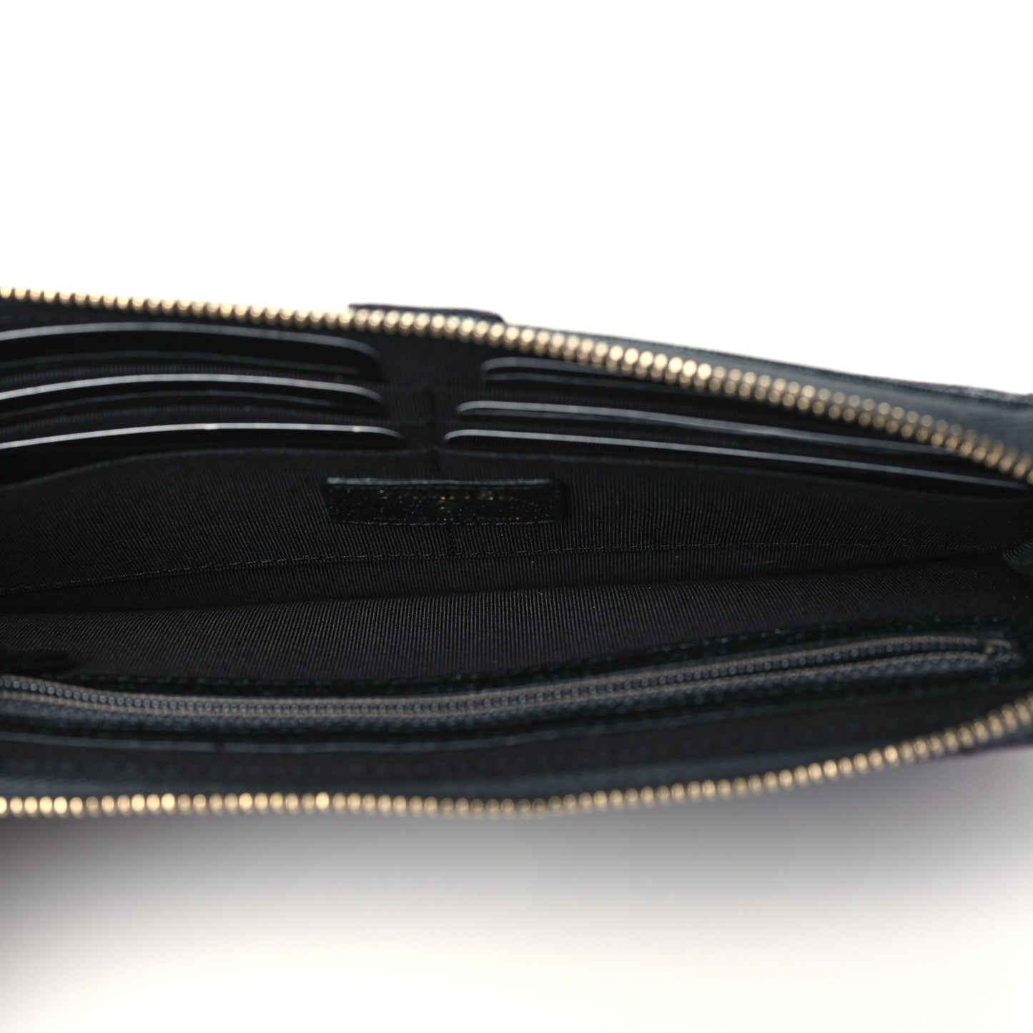 Iridescent Caviar Quilted Classic Pouch With Handle Black