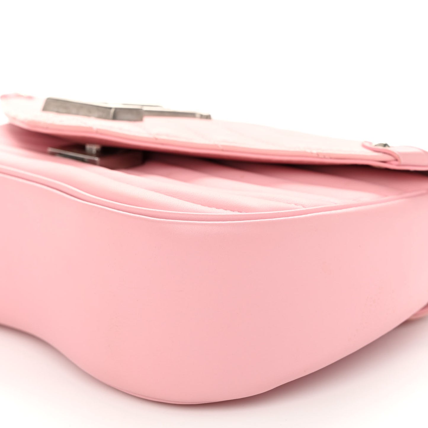 Calfskin New Wave Chain MM Smoothie Pink