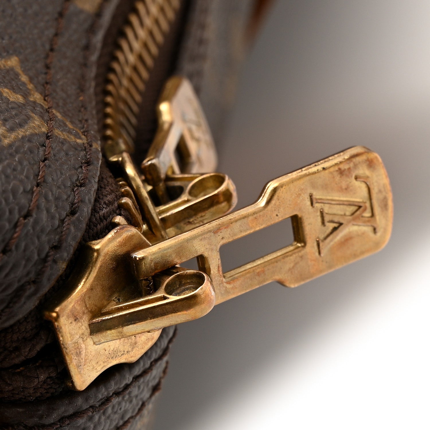 Louis Vuitton Monogram Keepall 45 20 of 30