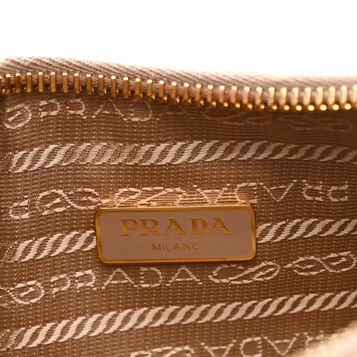 Saffiano Re-Edition 2005 Shoulder Bag Cammeo