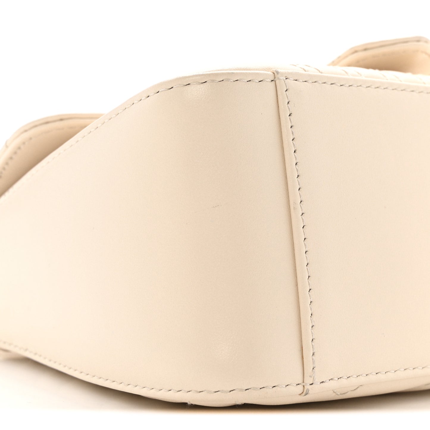 Calfskin Matelasse Mini GG Marmont Top Handle Shoulder Bag White