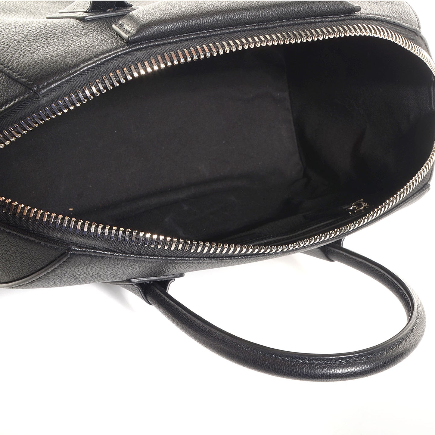 Sugar Goatskin Medium Antigona Black