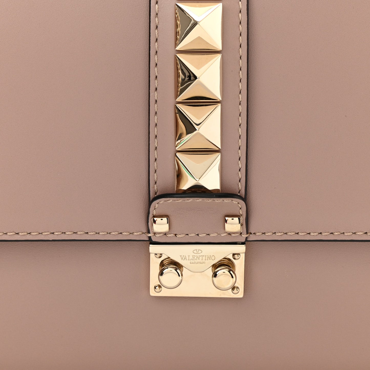 Vitello Medium Glam Lock Rockstud Flap Poudre