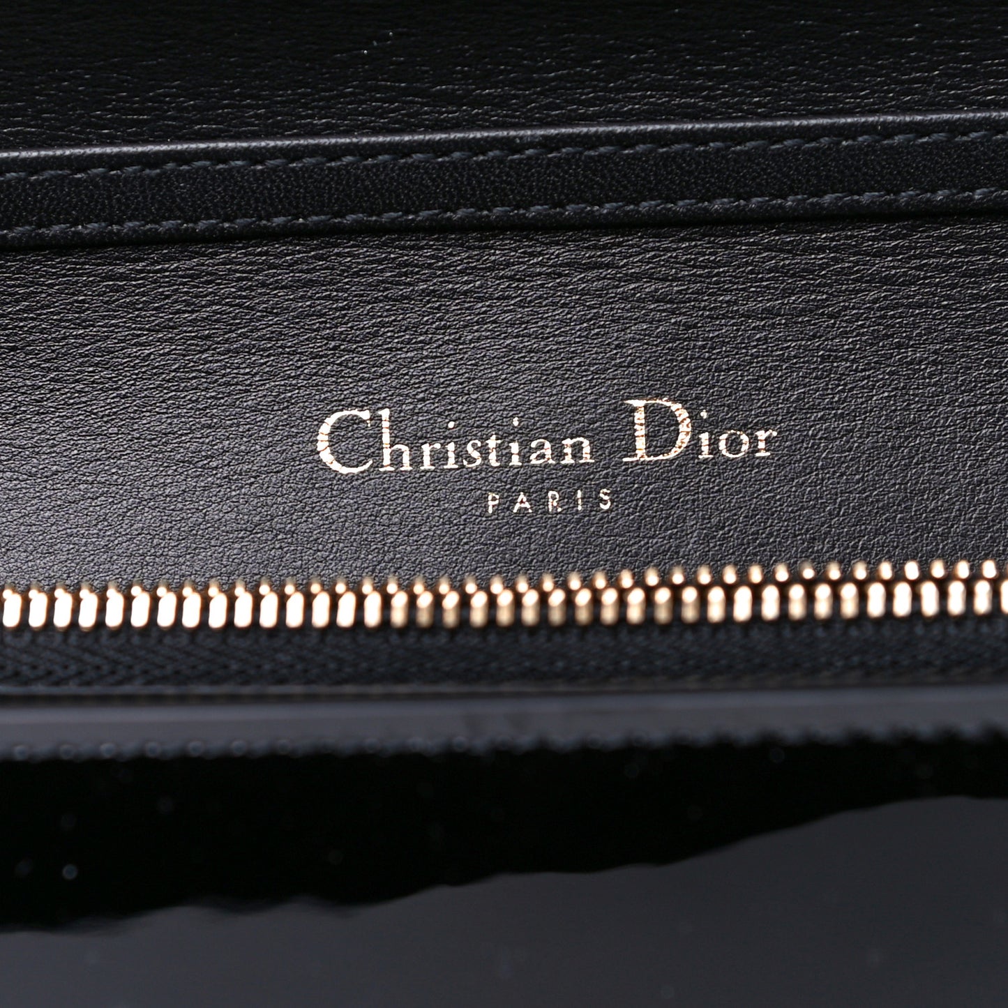 Patent 30 Montaigne Pouch Black