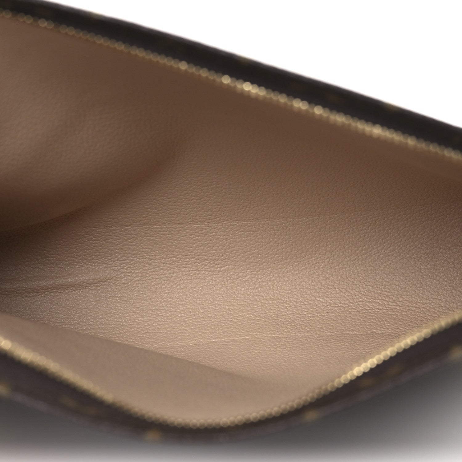 Louis Vuitton Monogram Toiletry Pouch 26 5 of 9