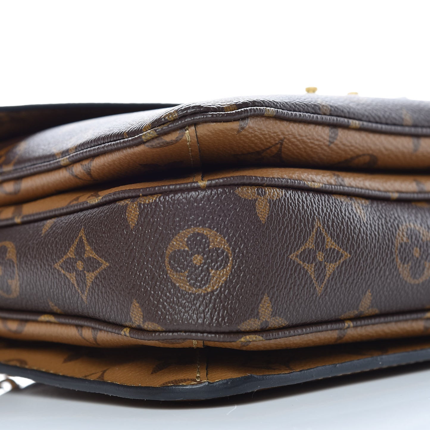 Reverse Monogram Pochette Metis