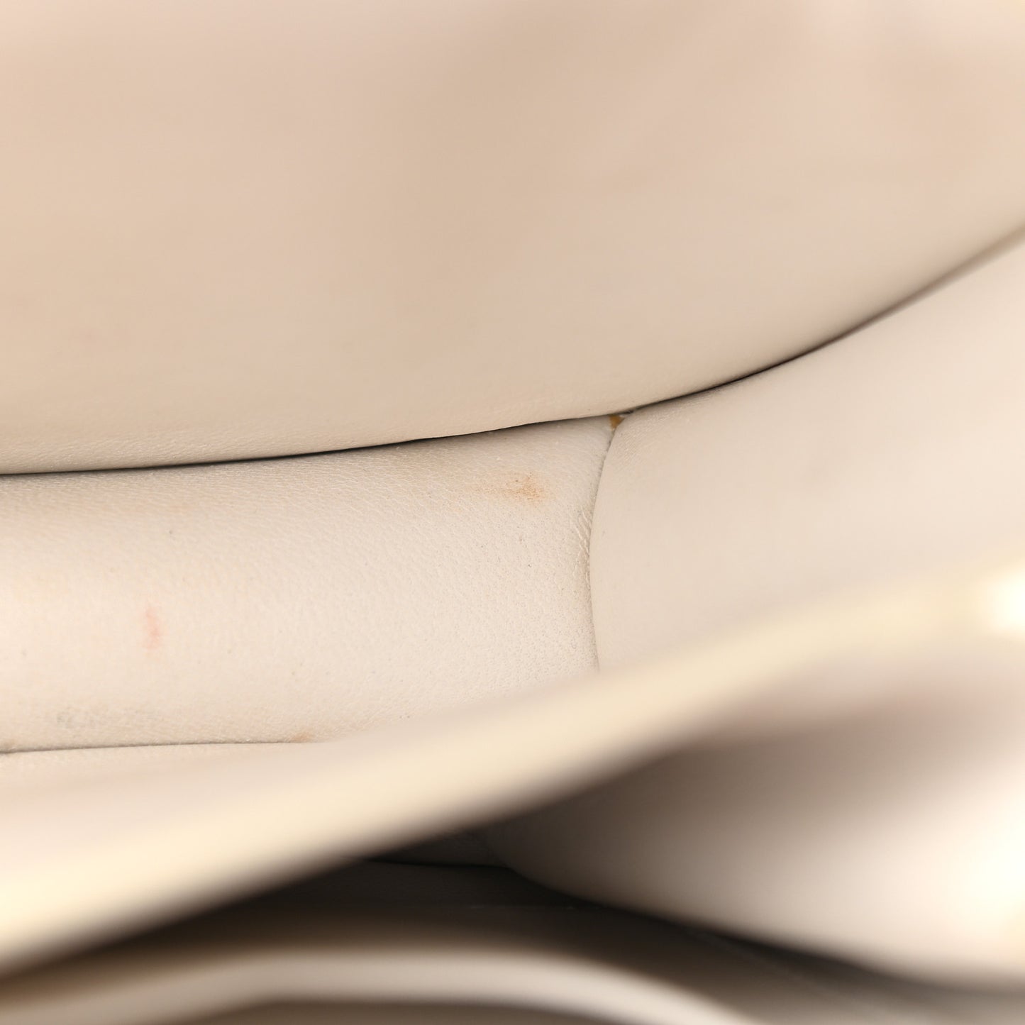Liege Calfskin Medium Classic Box Flap Bag White