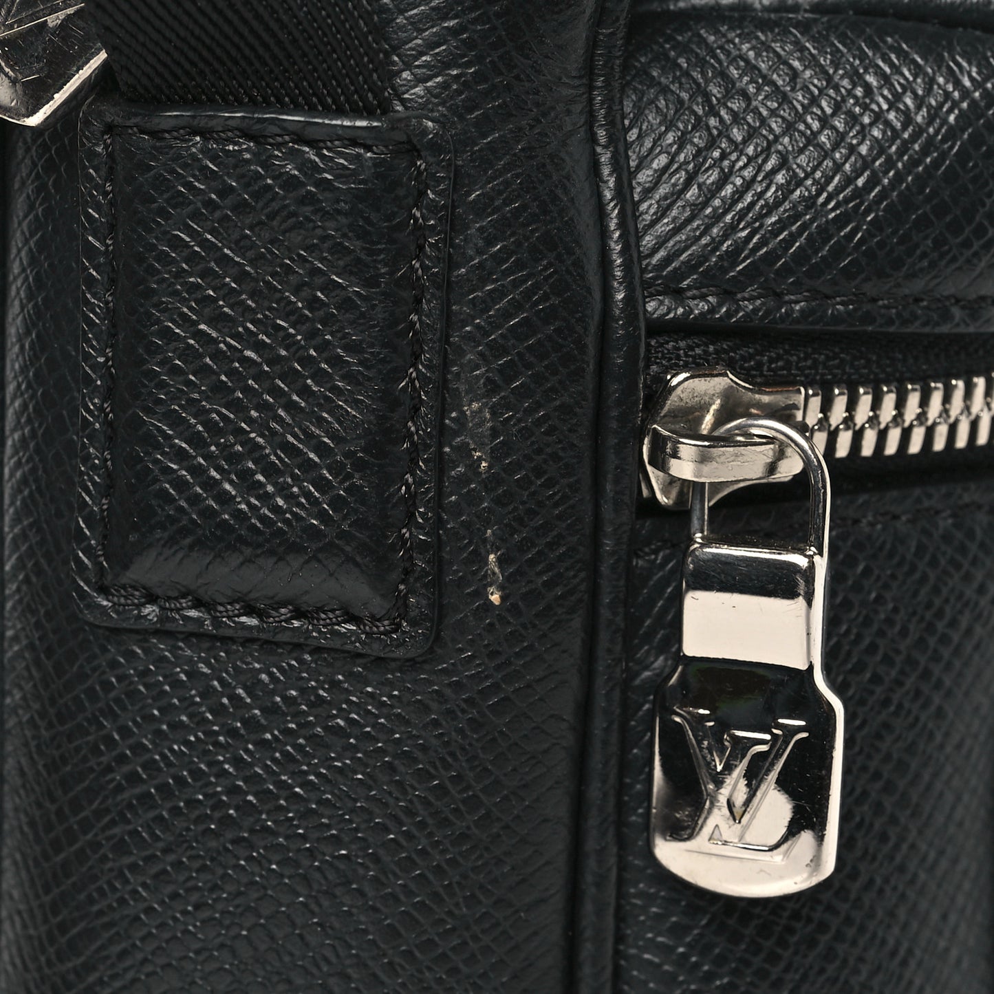 Taiga Monogram Eclipse Outdoor Messenger Black