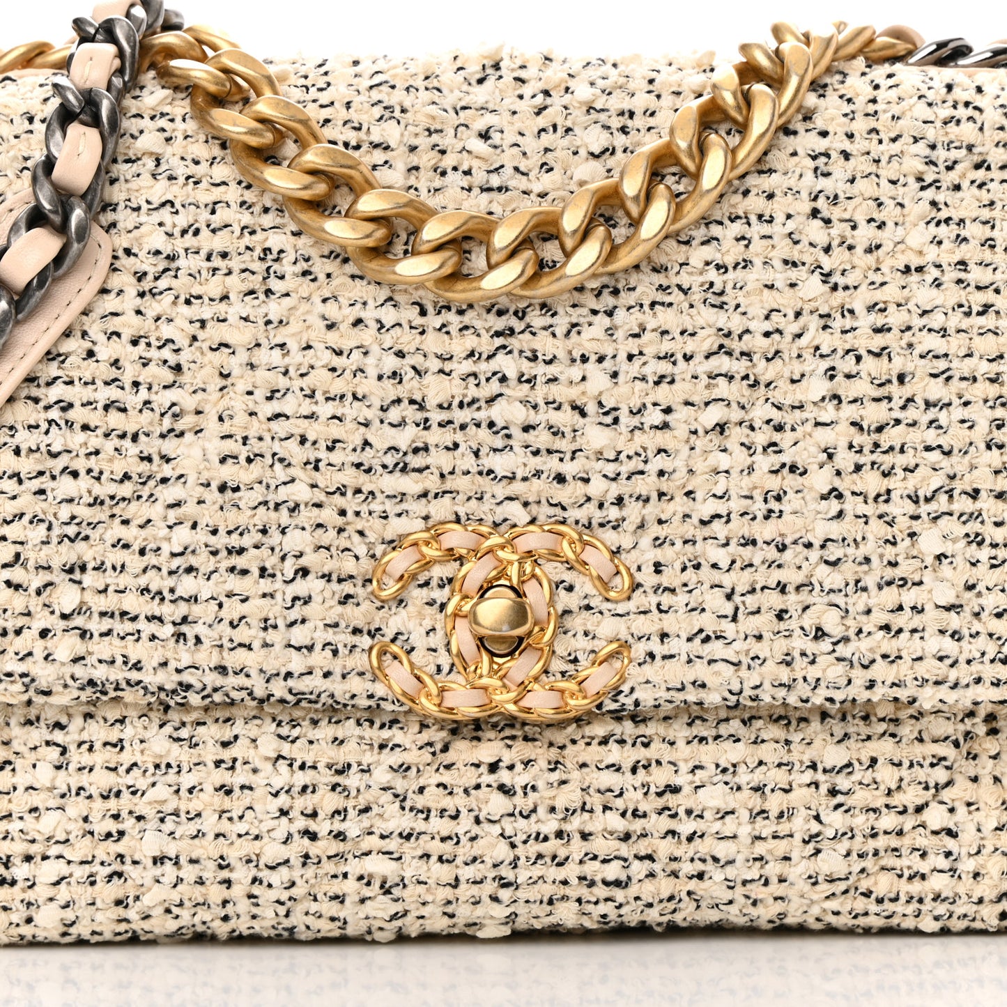 Tweed Quilted Medium Chanel 19 Flap Ecru Black