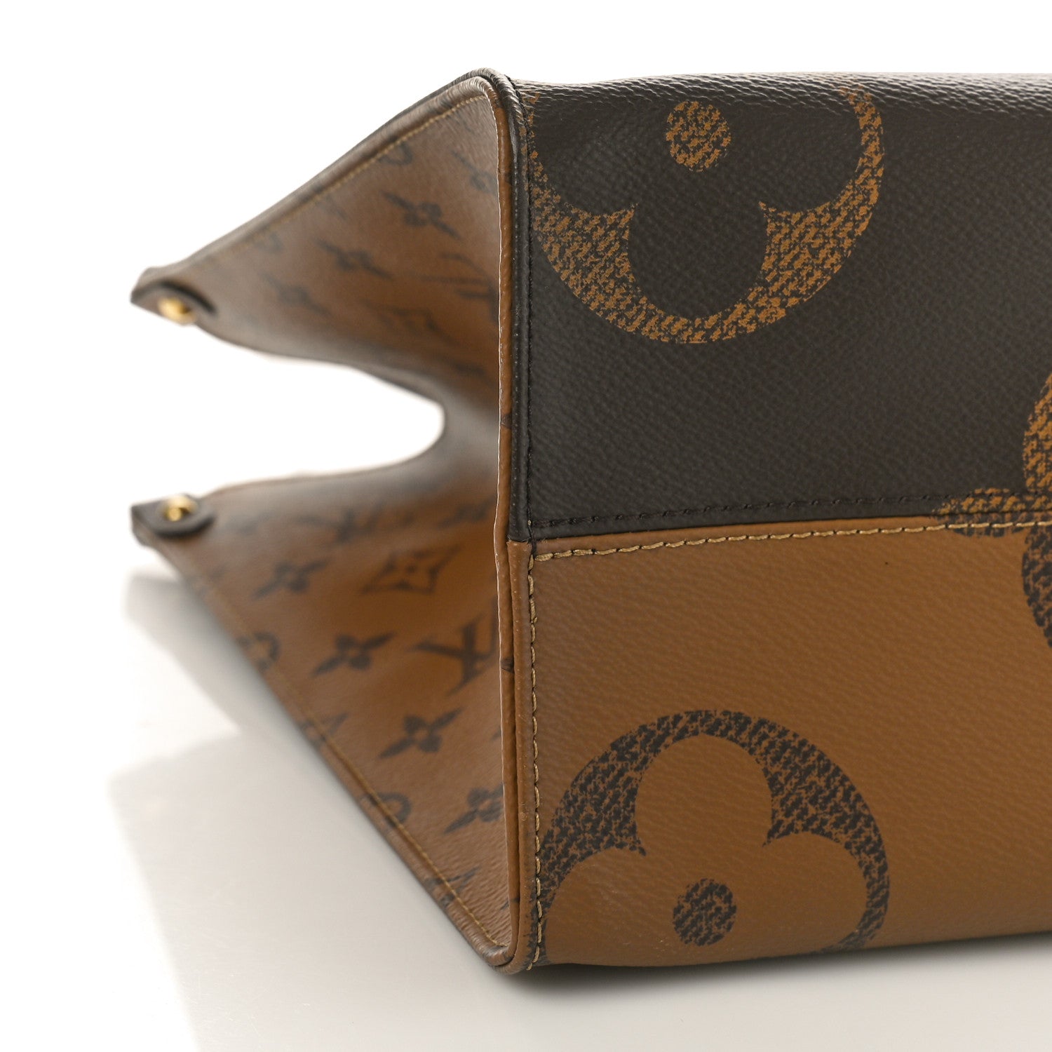 Louis Vuitton Reverse Monogram Giant Onthego MM 8 of 10