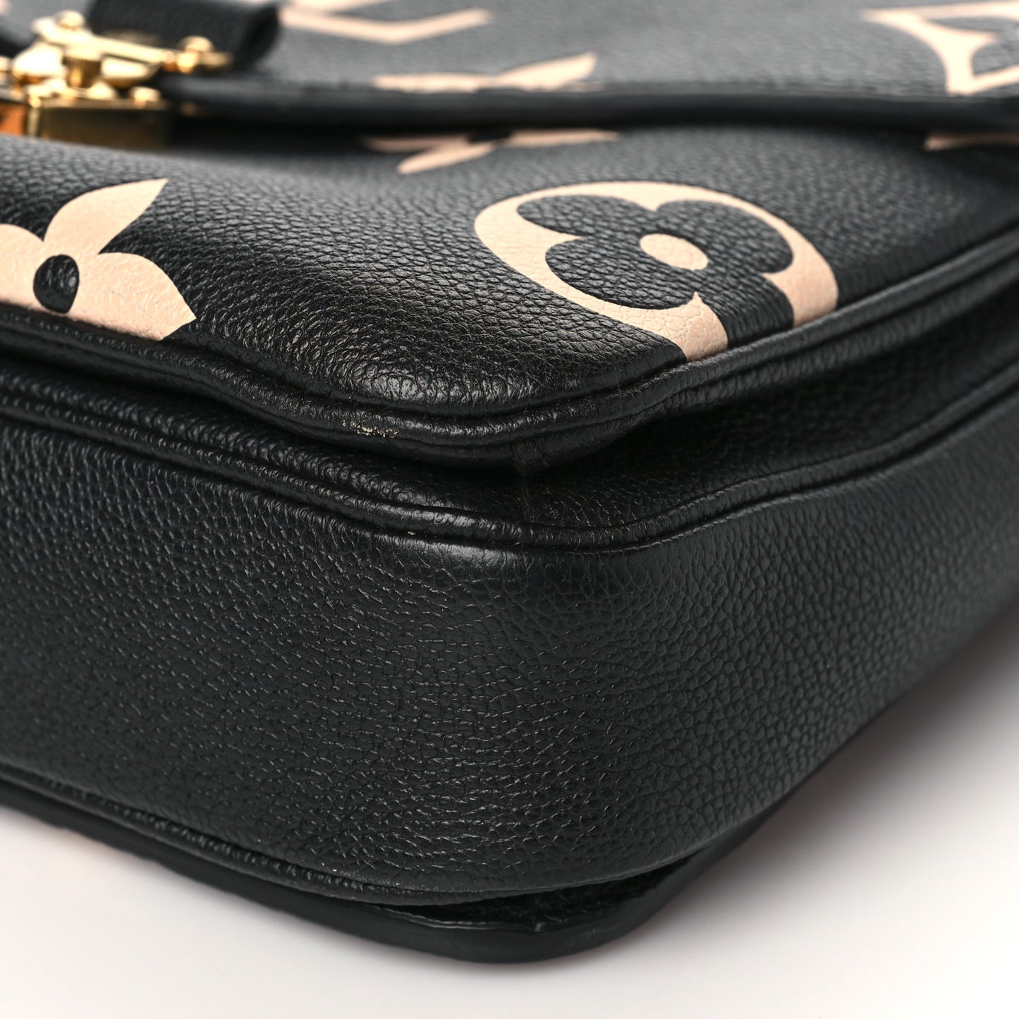 Empreinte Monogram Giant Pochette Metis Black Beige