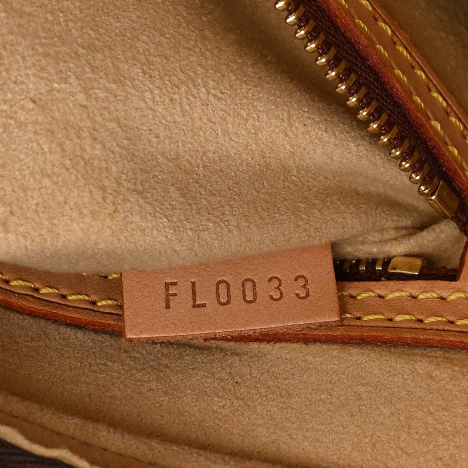 Louis Vuitton Monogram Looping MM 7 of 10