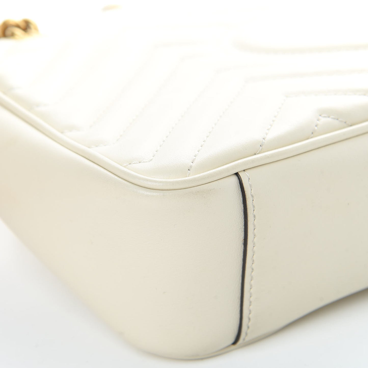Calfskin Matelasse Small GG Marmont Shoulder Bag White