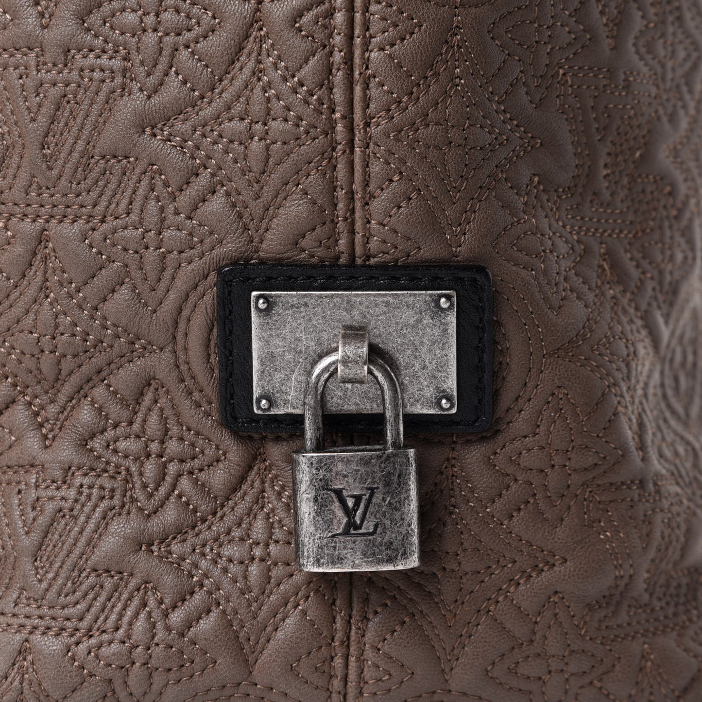 Lambskin Antheia Hobo PM Olive