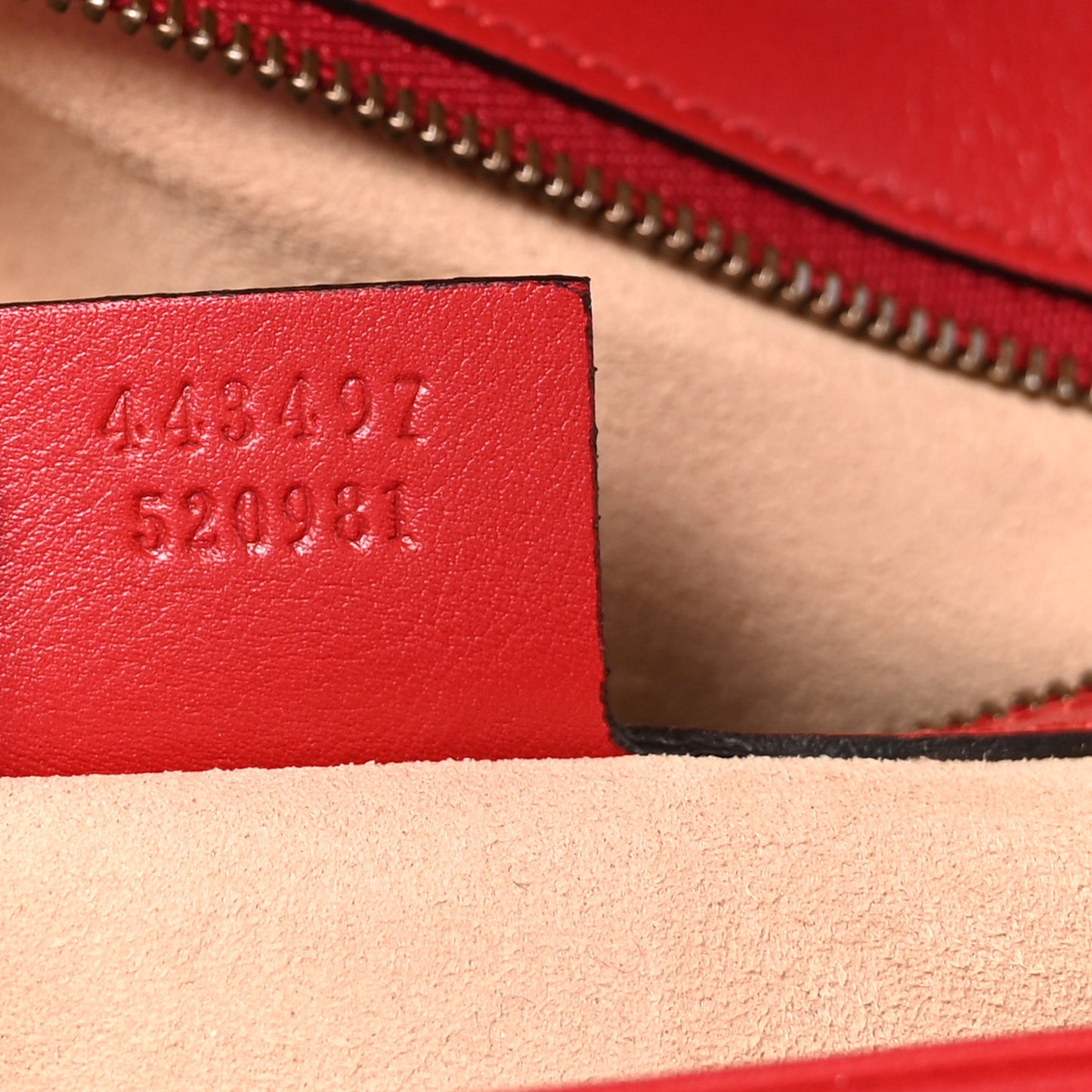 Calfskin Matelasse Small GG Marmont Shoulder Bag Hibiscus Red
