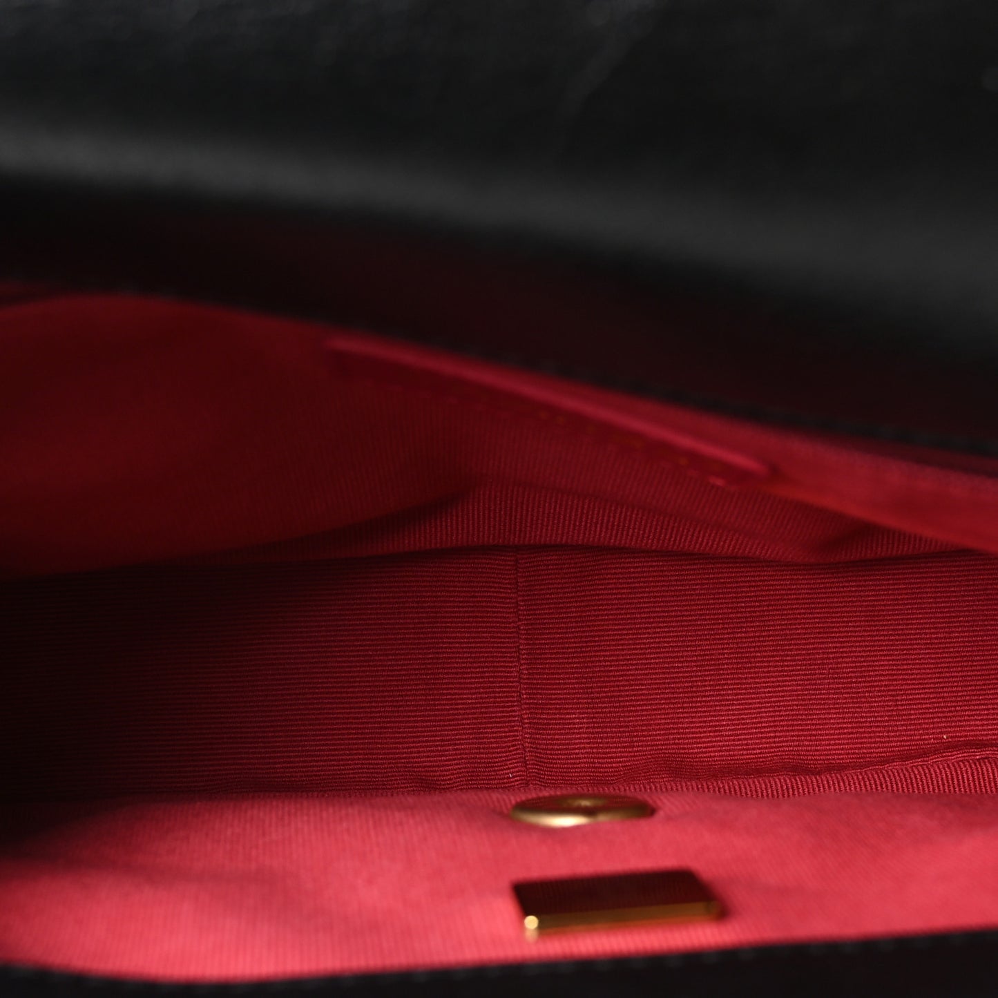 Glazed Calfskin Quilted Pearl Side Flap Black