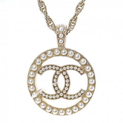 Chanel Pearl CC Round Pendant Necklace Gold 4 of 5