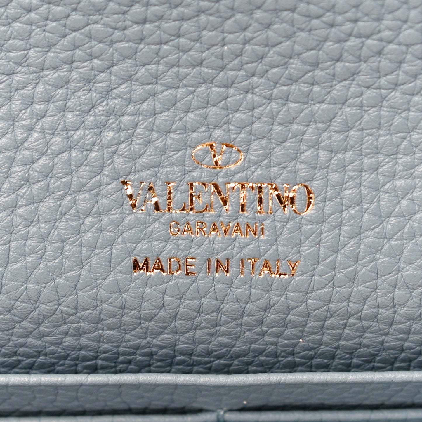 Pebbled Calfskin Rockstud Flip Lock Wallet On Chain Niagara