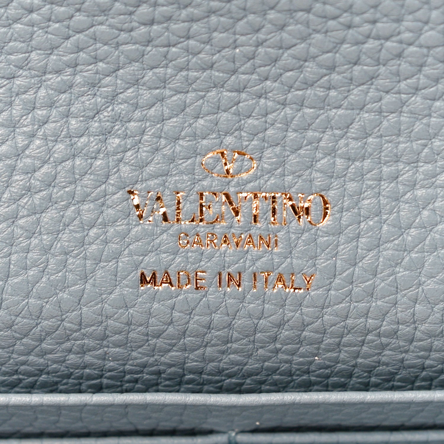 Valentino Garavani Pebbled Calfskin Rockstud Flip Lock Wallet On Chain Niagara 8 of 10