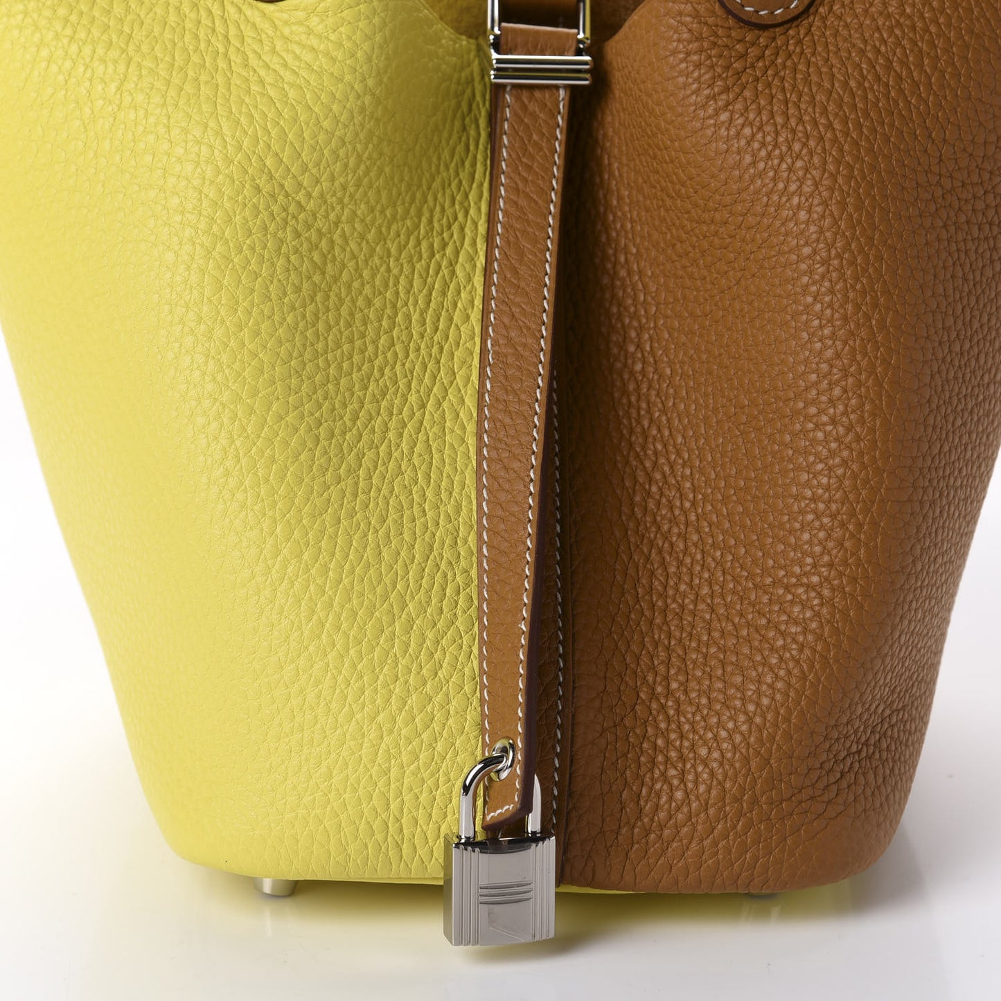 Taurillon Clemence Casaque Picotin Lock 18 PM Lime Sesame