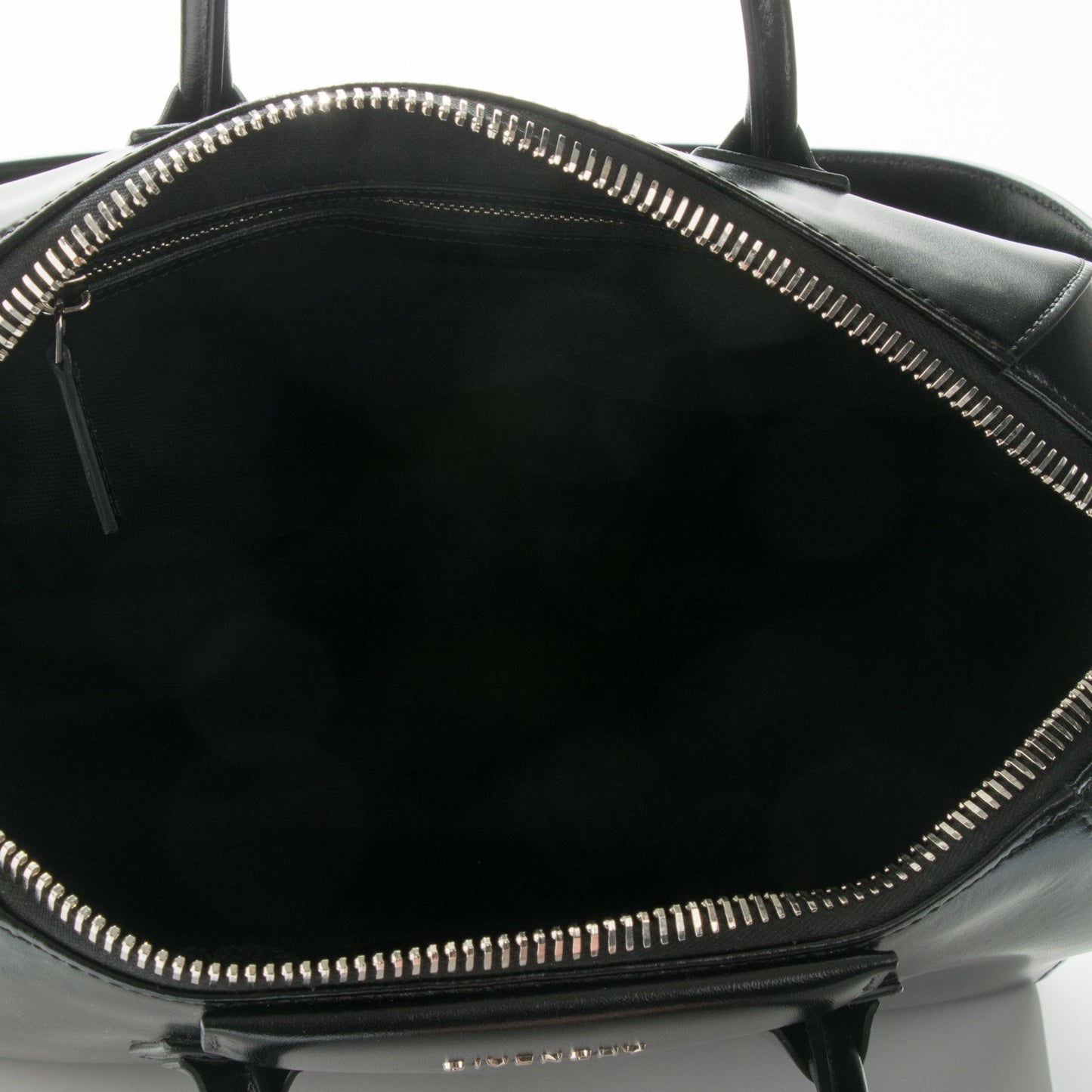 Shiny Lord Calfskin Medium Antigona Black
