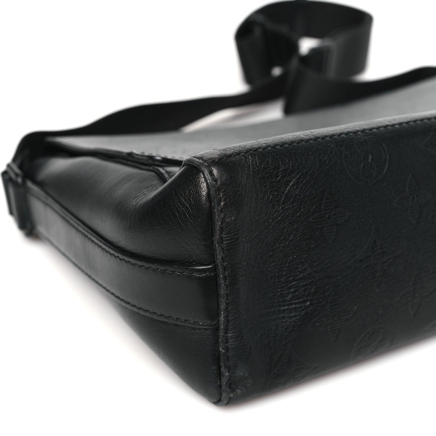 Calfskin Monogram Shadow Sprinter Messenger Black