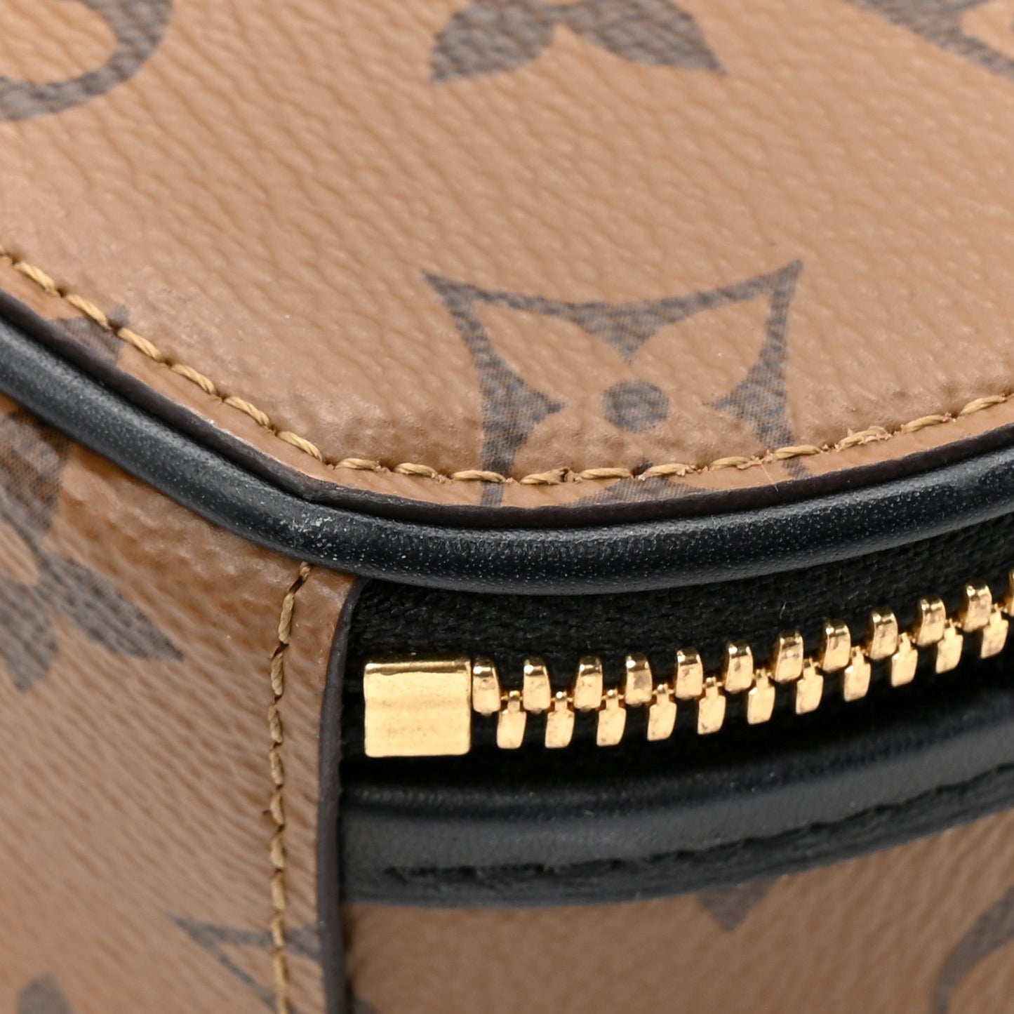 Reverse Monogram Mini Boite Chapeau