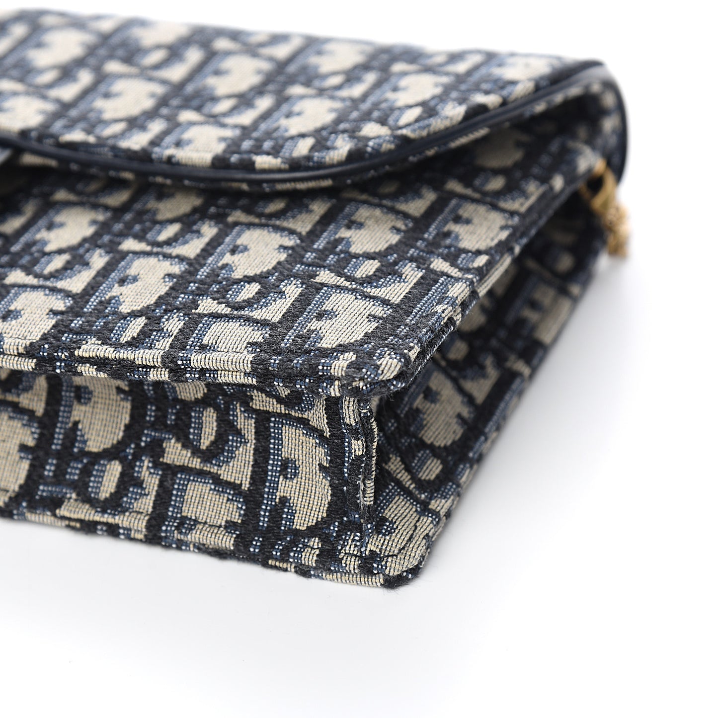 Oblique Saddle Chain Pouch Blue
