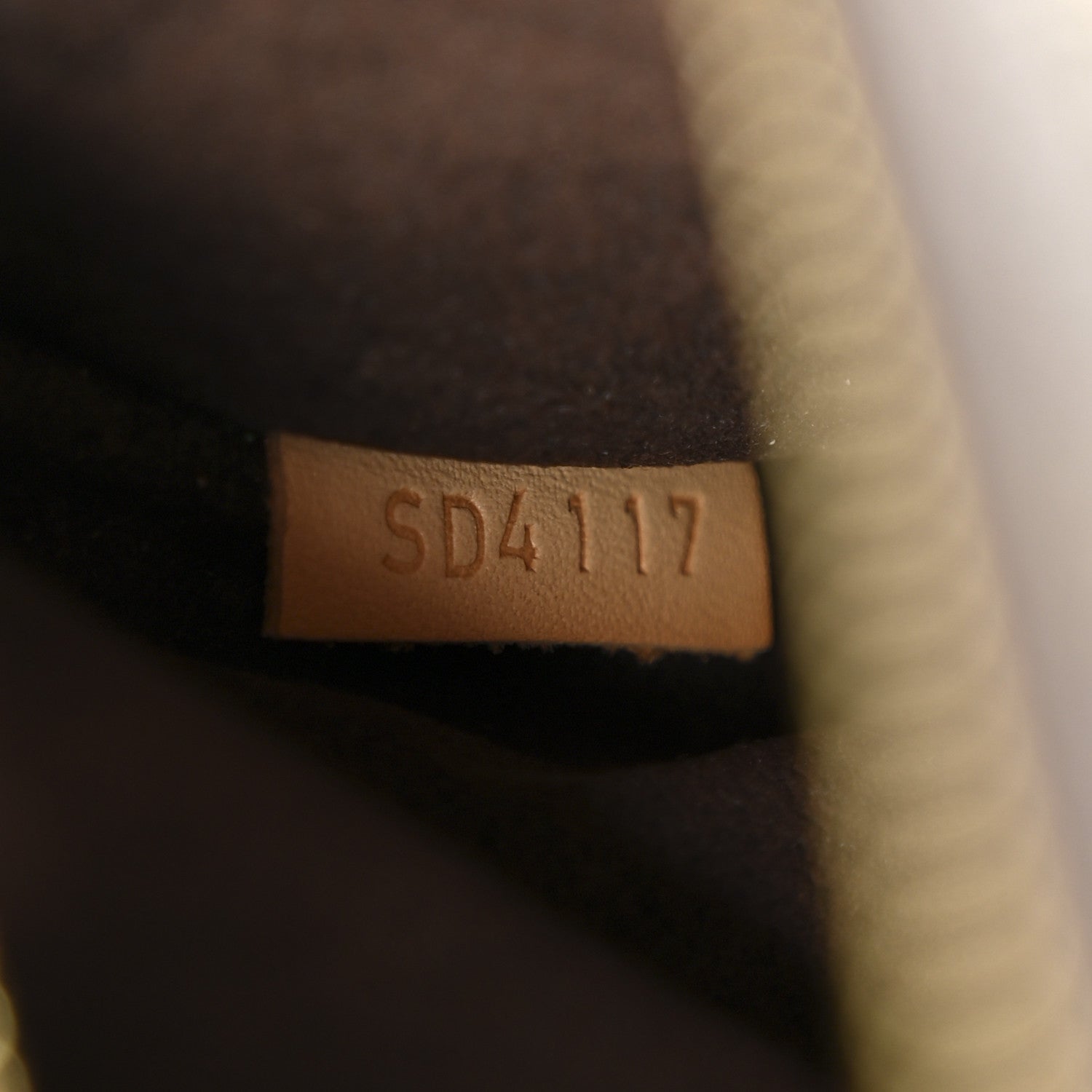 Louis Vuitton Monogram Pochette Metis 7 of 11