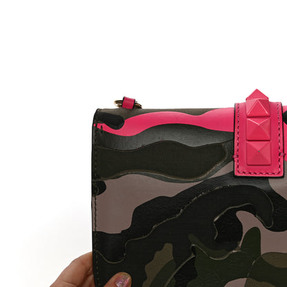 Valentino Garavani Nappa Canvas Camouflage Medium Glam Lock Rockstud Flap Fuxia Fluo 14 of 14