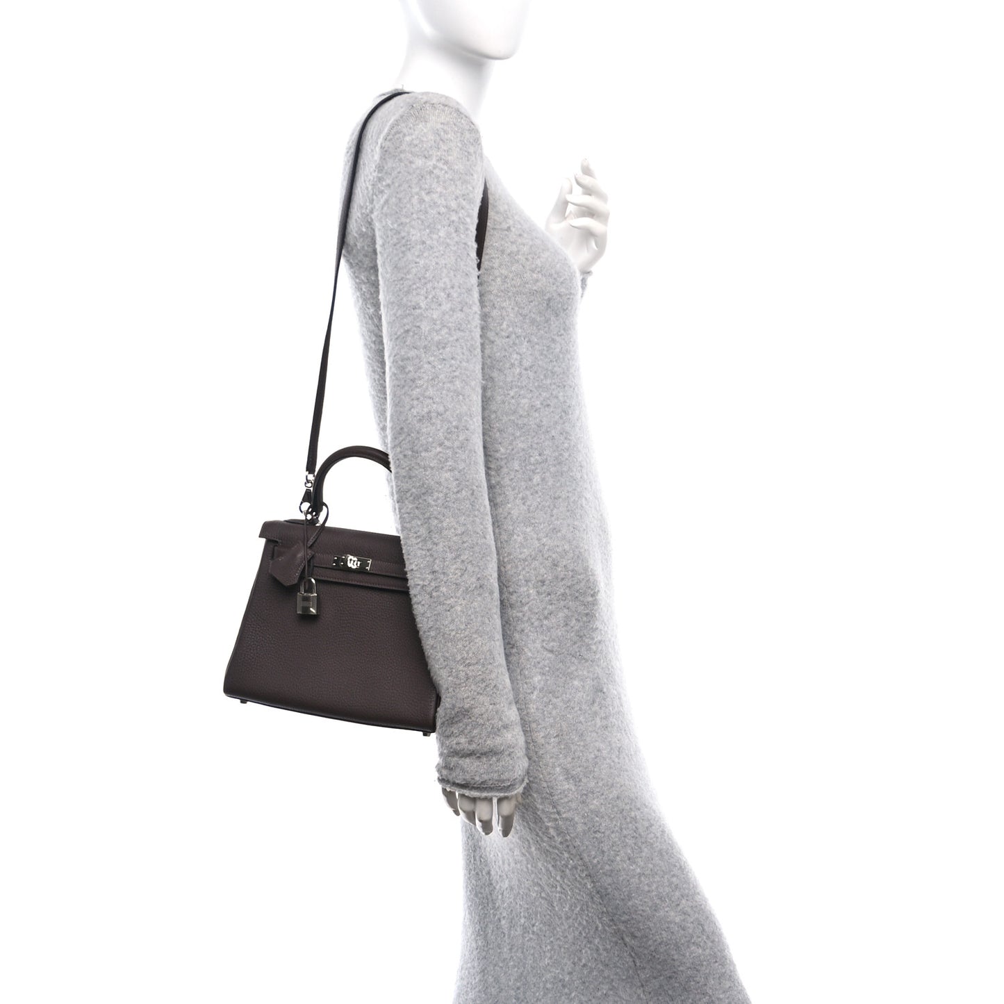 Togo Kelly Retourne 25 Ebene