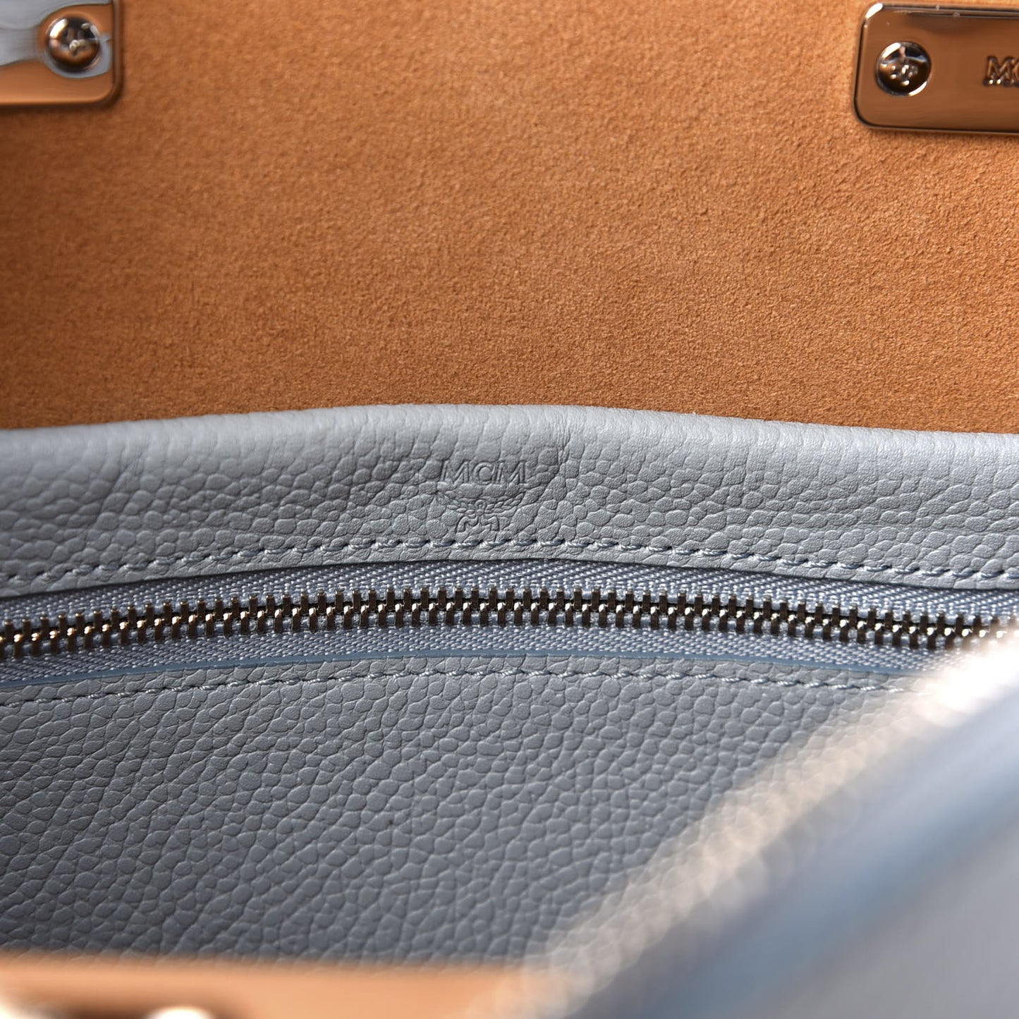 Grained Calfskin Medium Ella Boston Sky Blue