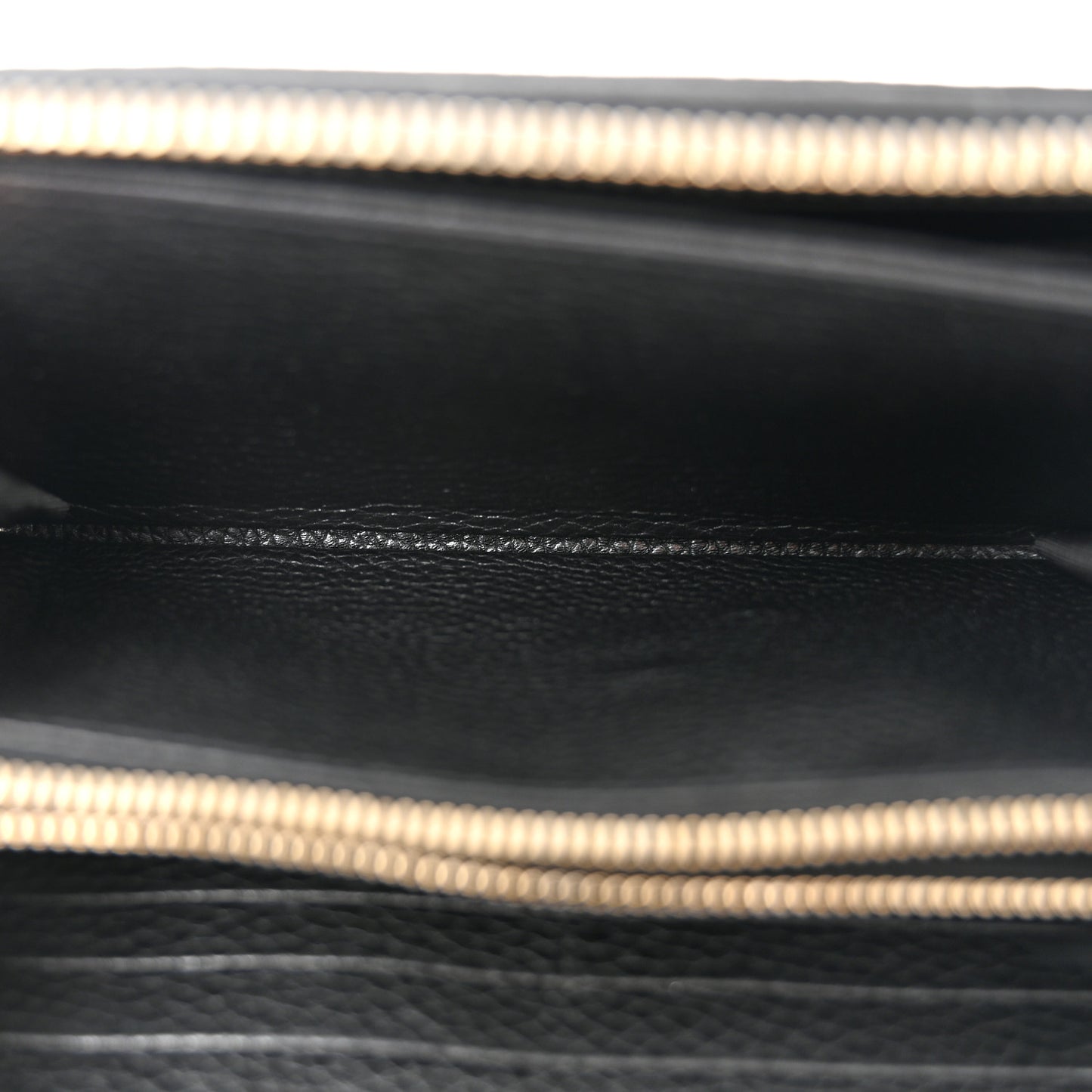 Pebbled Calfskin Rockstud Zip Around Wallet Black