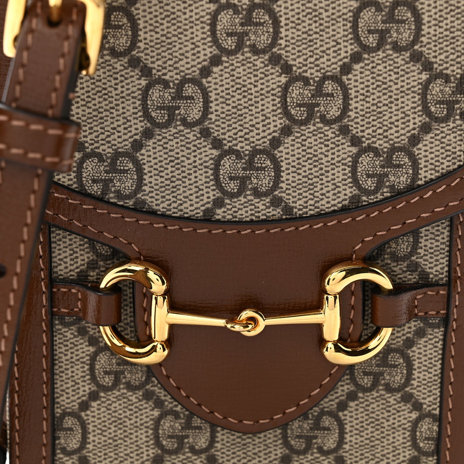 GUCCI GGスプリームミニバッグ Gucci GG Supreme Monogram Mini Horsebit 1955 Crossbody Bag Beige