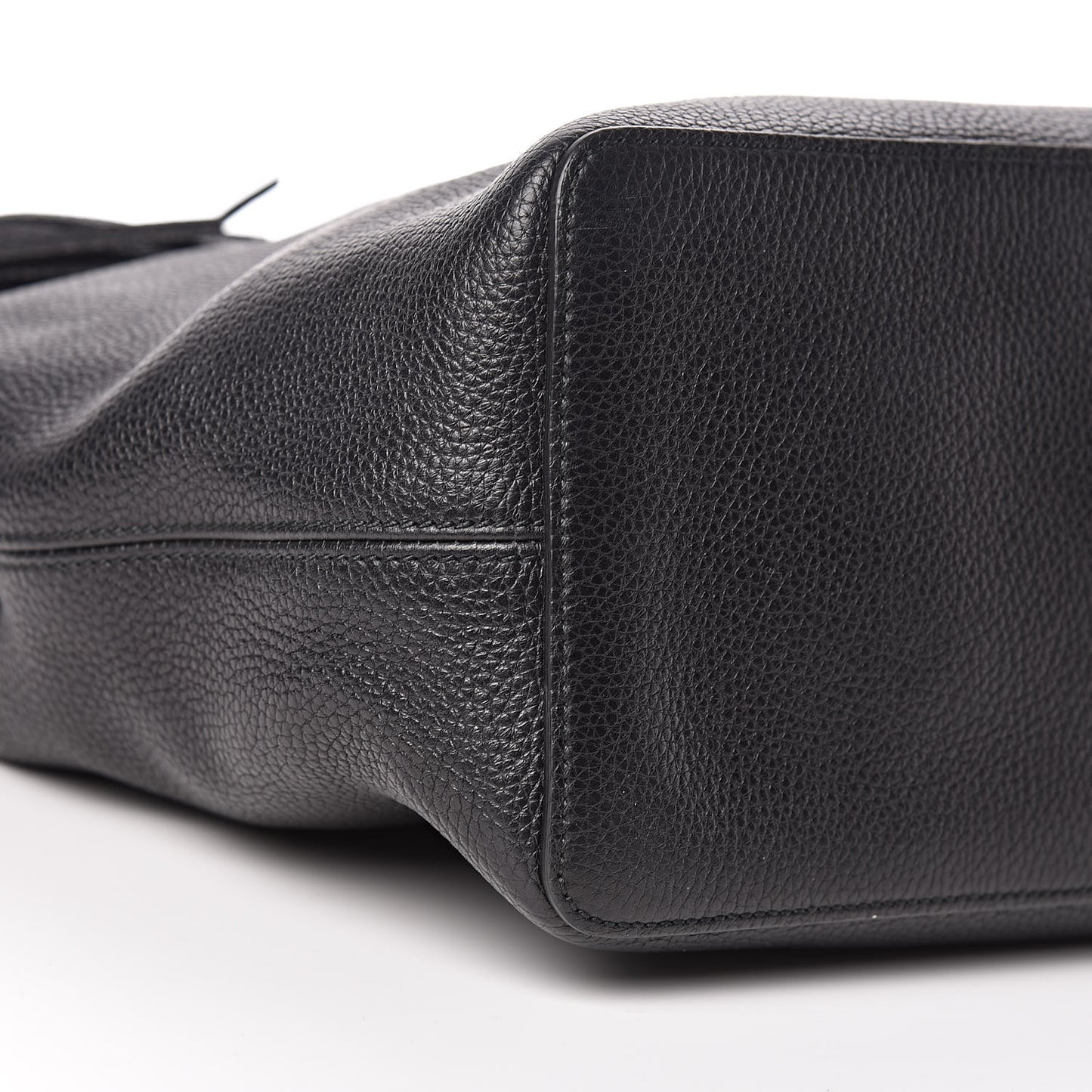 Pebbled Calfskin Large Soho Hobo Black