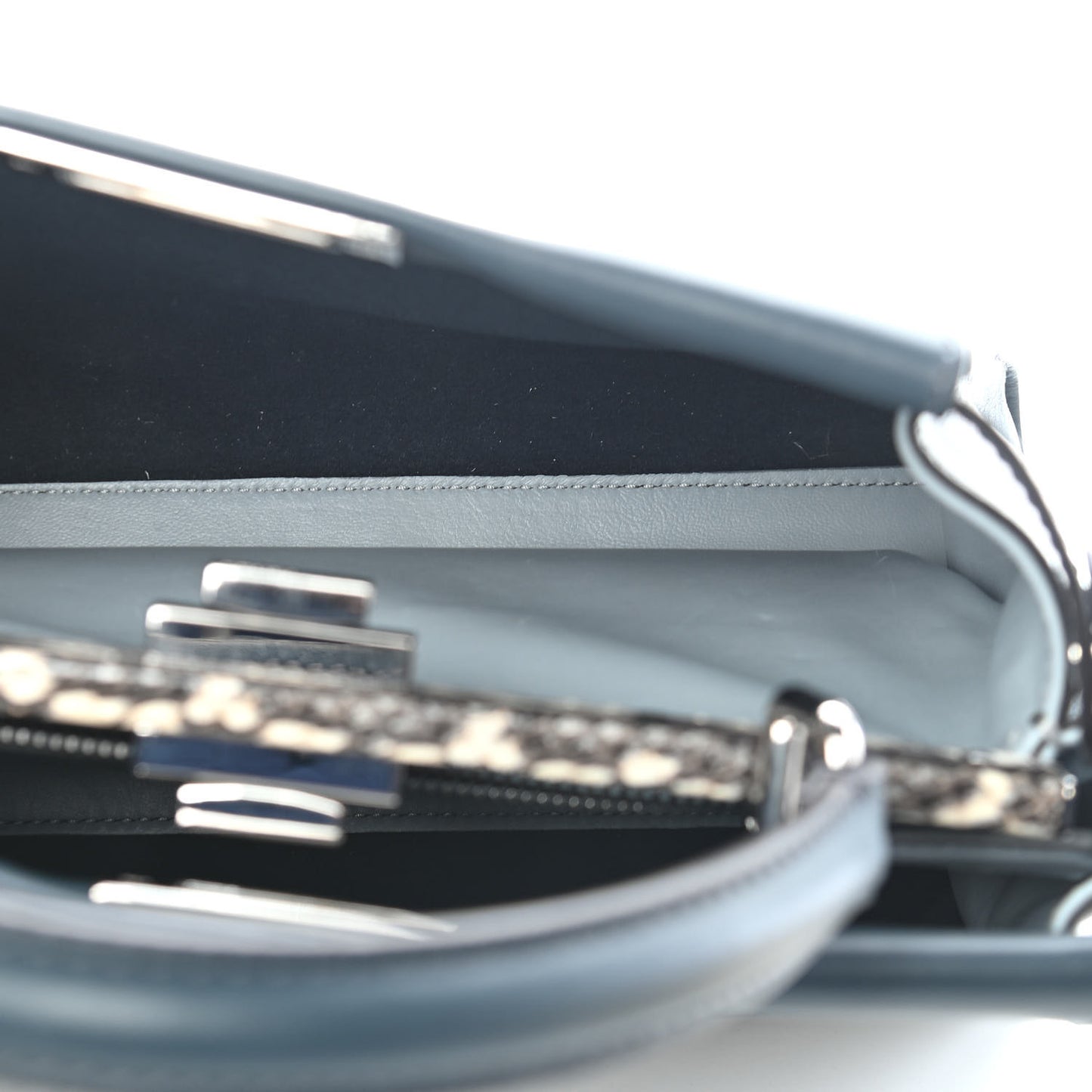 Vitello Seta Shiny Nappa Elaphe Medium Peekaboo Iconic Satchel Notturno Natural