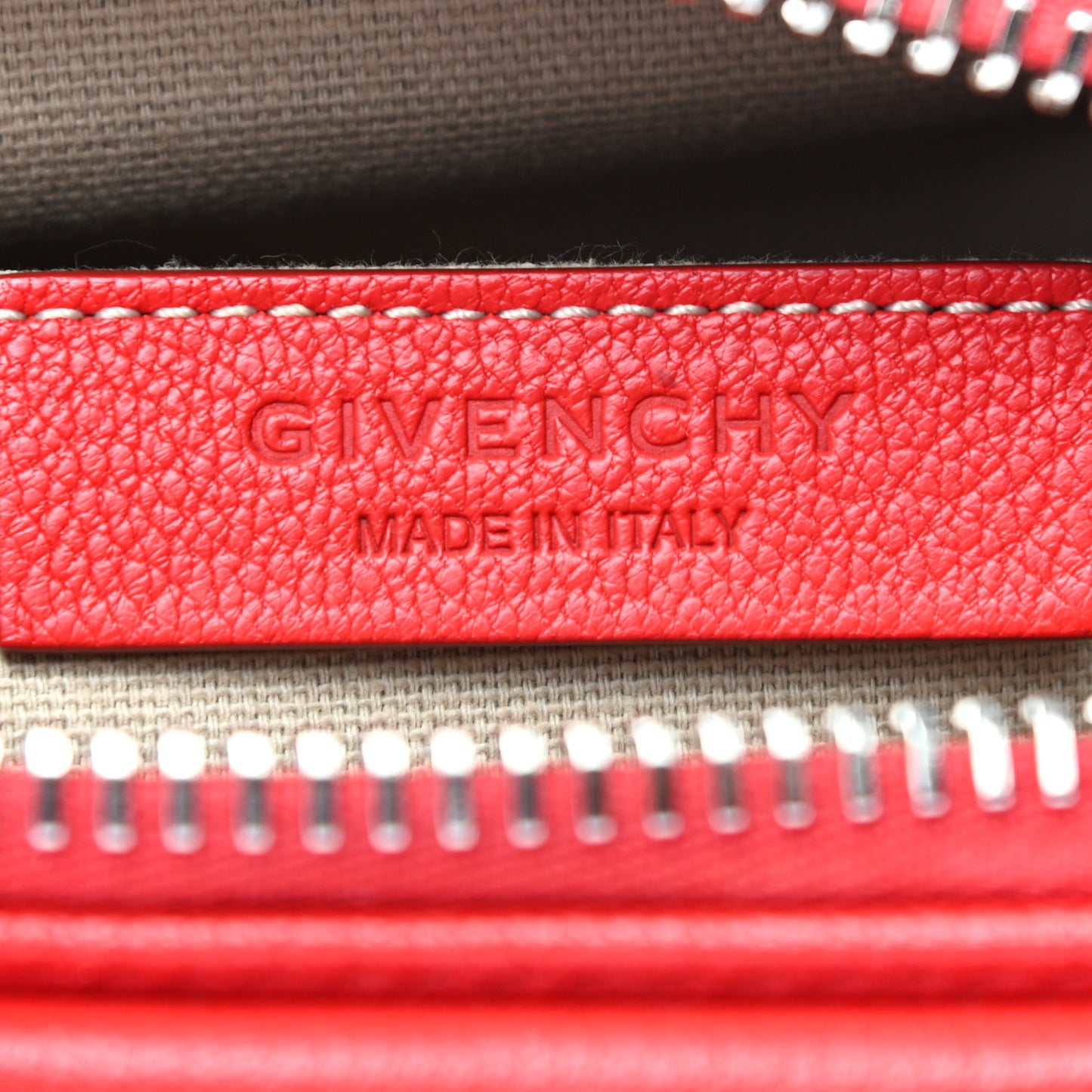 Sugar Goatskin Small Antigona Beauty Wristlet Red