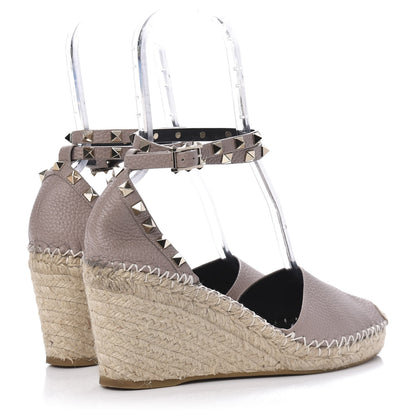 Valentino Garavani Grained Calfskin Rockstud Ankle Wrap Espadrille 15/85mm Wedges 40 Poudre 4 of 9