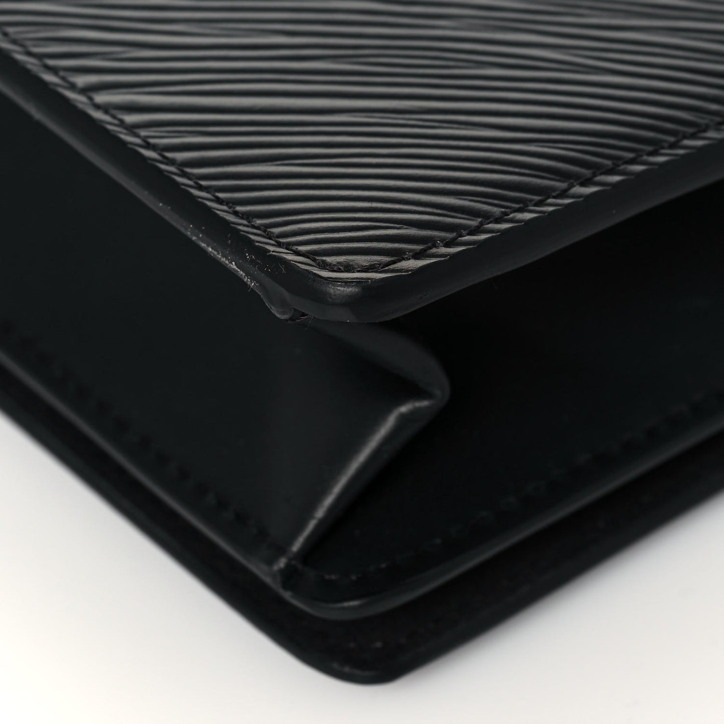 Epi Twist Belt Chain Wallet Black