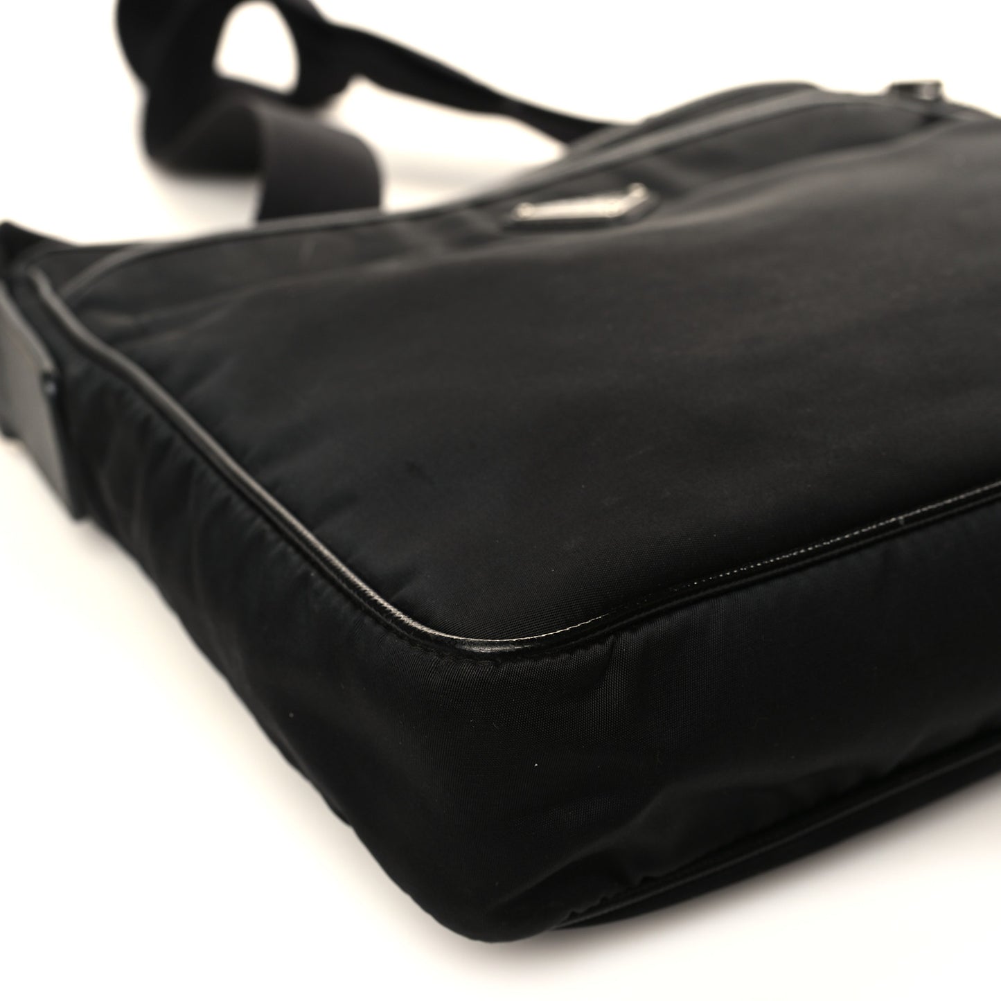 Nylon Flat Messenger Bag Black