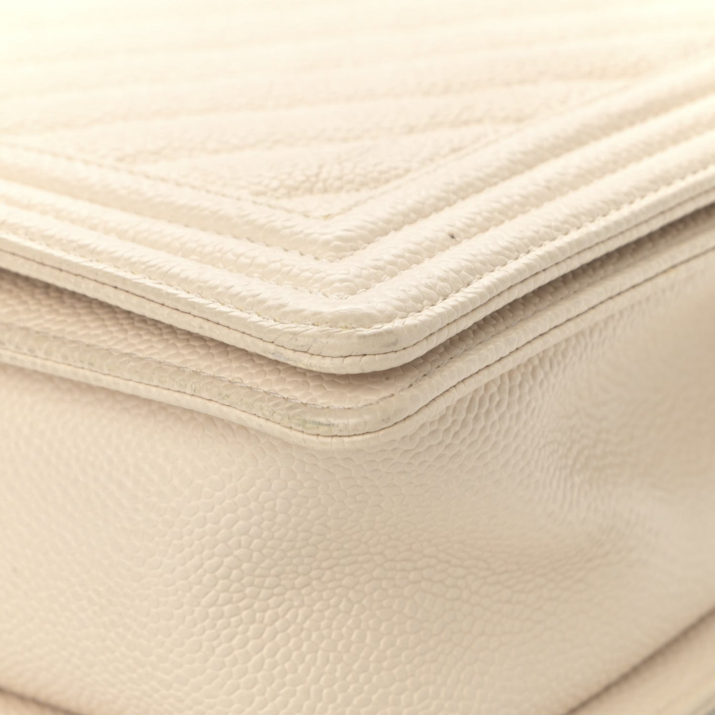 Caviar Chevron Quilted New Medium Boy Flap Beige
