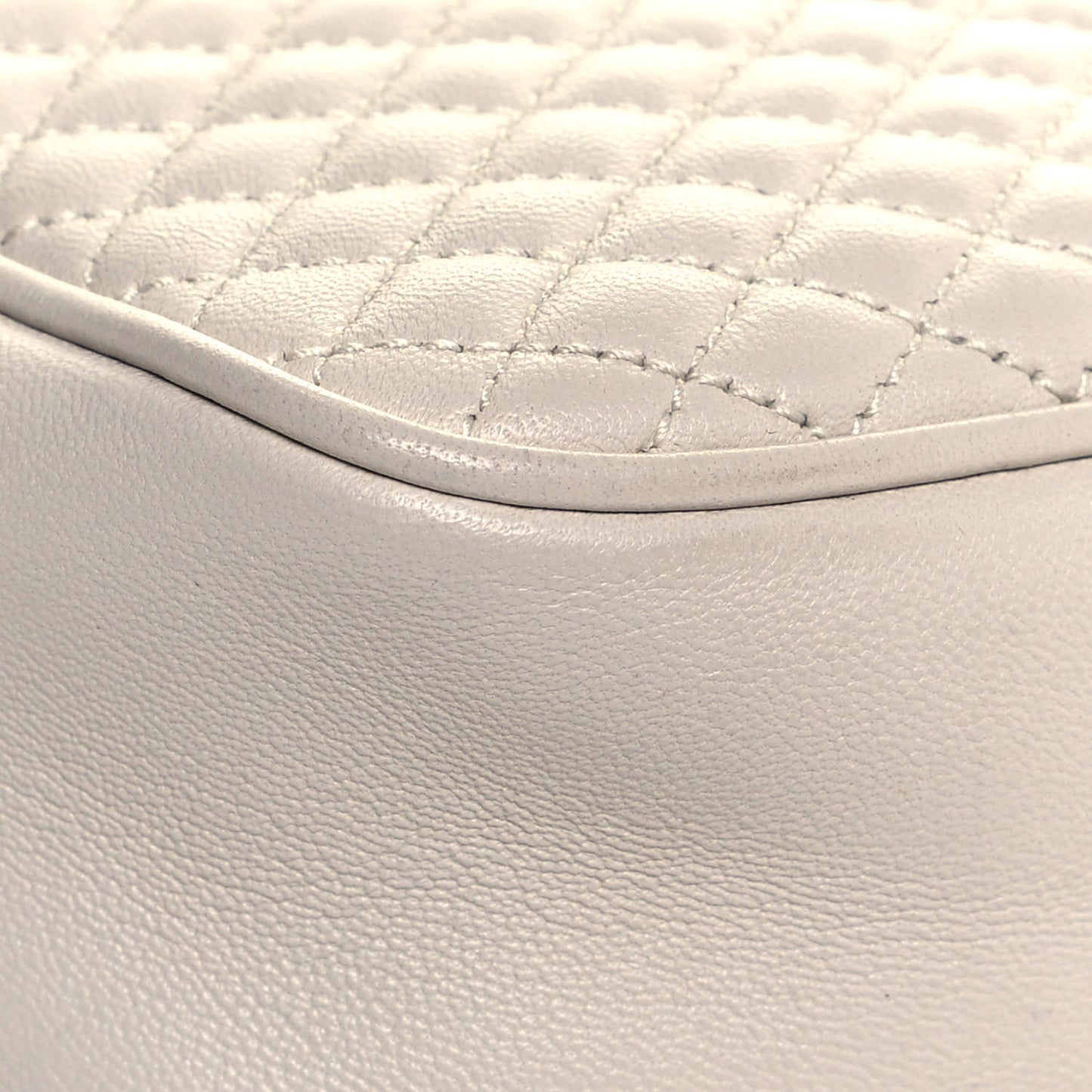 Lambskin Quilted Victoire Camera Bag Blanc Vintage
