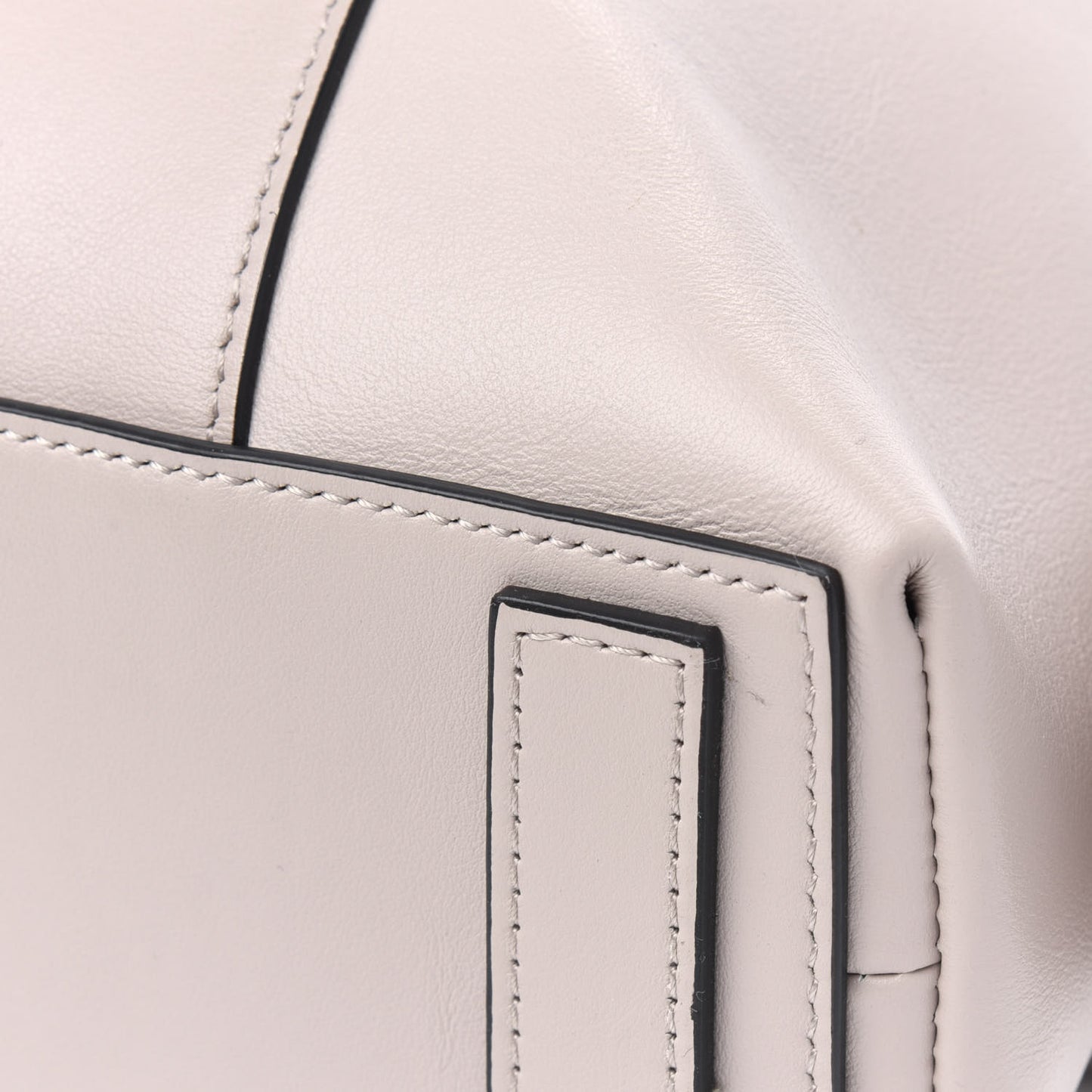 Smooth Calfskin Medium Soft Antigona Dune