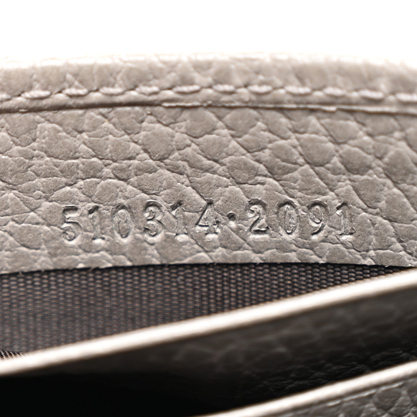 Dollar Calfskin Interlocking G Chain Wallet Loess